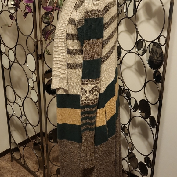 Romeo and Juliet Couture Cardigan - Picture 3 of 6